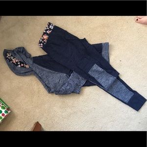 Gently Used Vera Bradley Jogger / Pajama Set